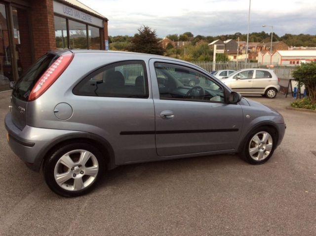 2004 Vauxhall Corsa 1.2 3d image 4