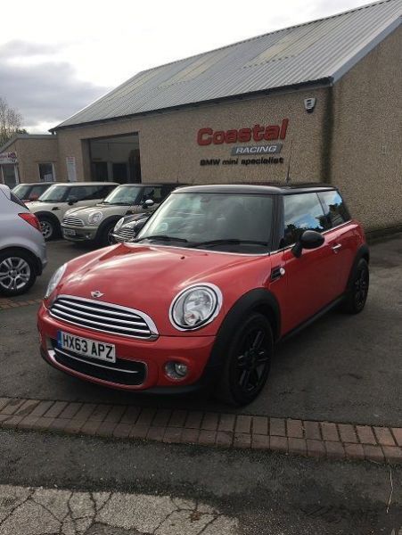 2013 Mini Hatch Cooper D 1.6 3D image 1