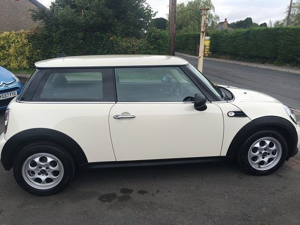 2013 Mini Hatch One 1.6 3D image 1