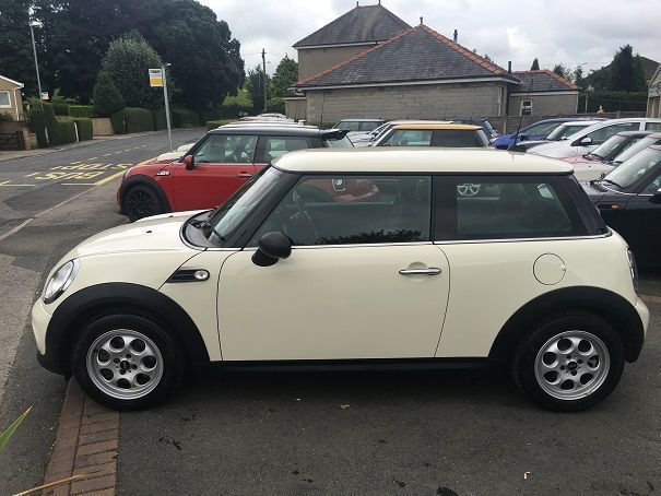2013 Mini Hatch One 1.6 3D image 2