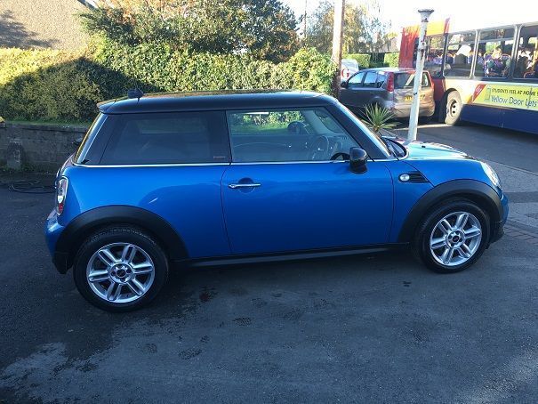 2011 Mini Hatch Cooper 1.6 3D image 2