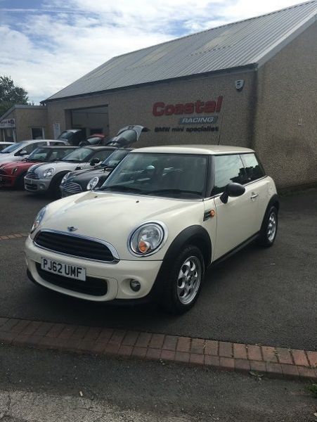 2013 Mini Hatch First 1.6 3d image 3