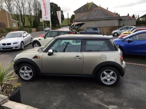 2006 Mini Hatch Cooper 1.6 3d image 1