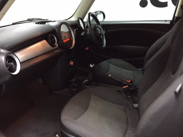 2012 MINI Cooper 1.6I 16V image 9