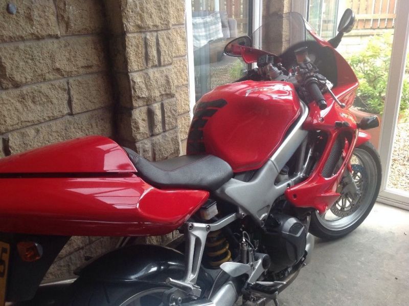 2001 Honda VTR Firestorm image 1