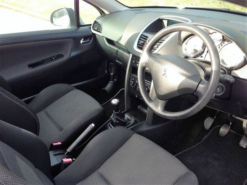 2009 Peugeot 207 CC 1.6 Sport image 9