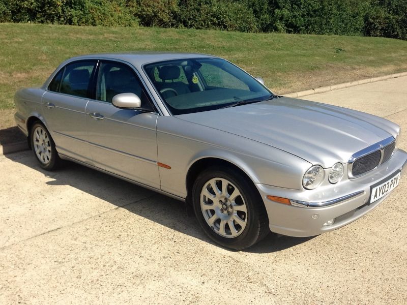 2003 Jaguar XJ6 3.0 V6 image 1