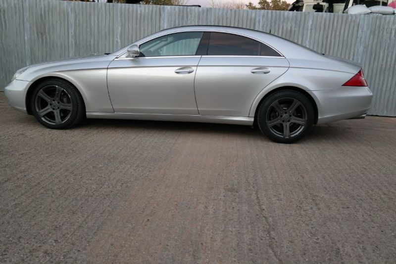 2006 Mercedes CLS CLS320 CDI image 3