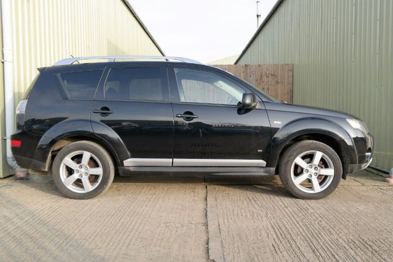 2010 Mitsubishi Outlander SE DI-D image 4