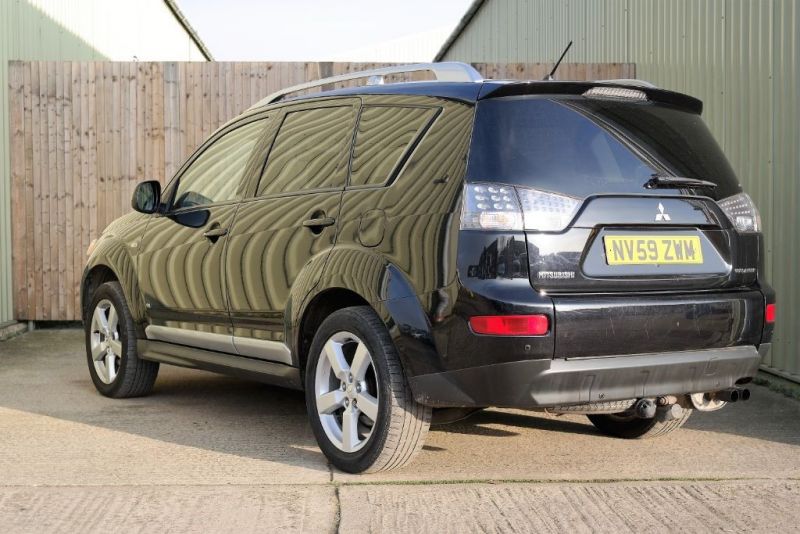 2010 Mitsubishi Outlander SE DI-D image 5