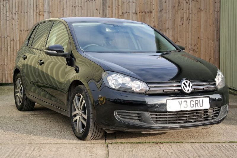 2010 VW Golf Bluemotion SE TDI image 1