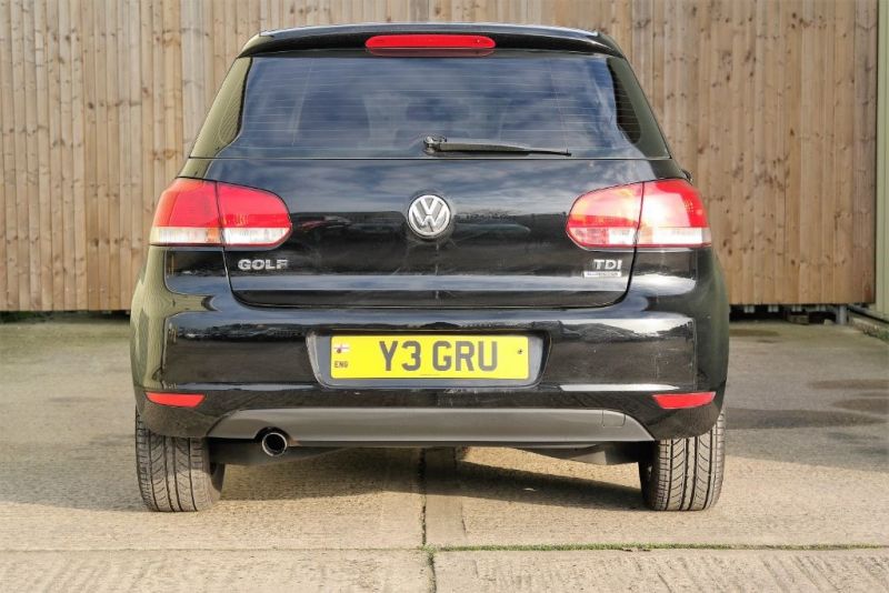 2010 VW Golf Bluemotion SE TDI image 5