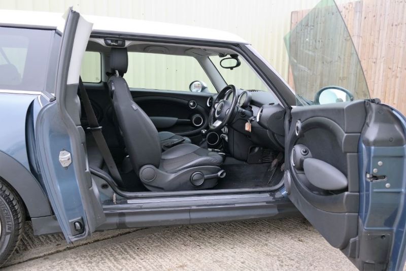 2009 MINI Clubman Cooper D image 7
