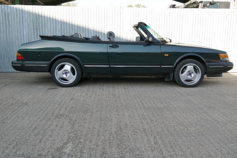 1993 Saab 900 S Convertible image 5