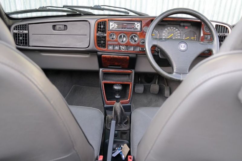 1993 Saab 900 S Convertible image 9