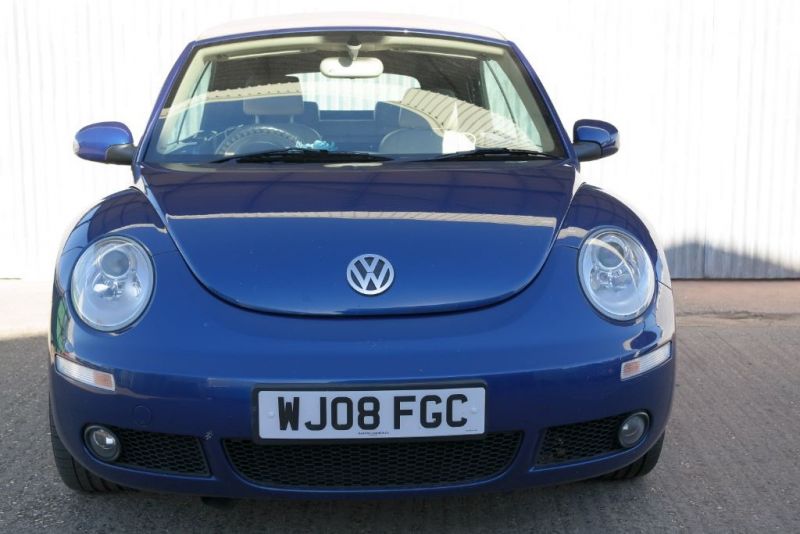 2008 VW Beetle 20V T image 2