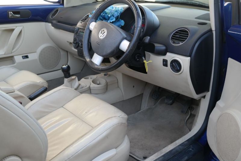 2008 VW Beetle 20V T image 8