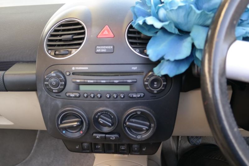 2008 VW Beetle 20V T image 9