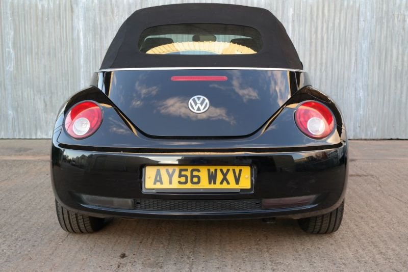2006 VW Beetle LUNA 8V image 5