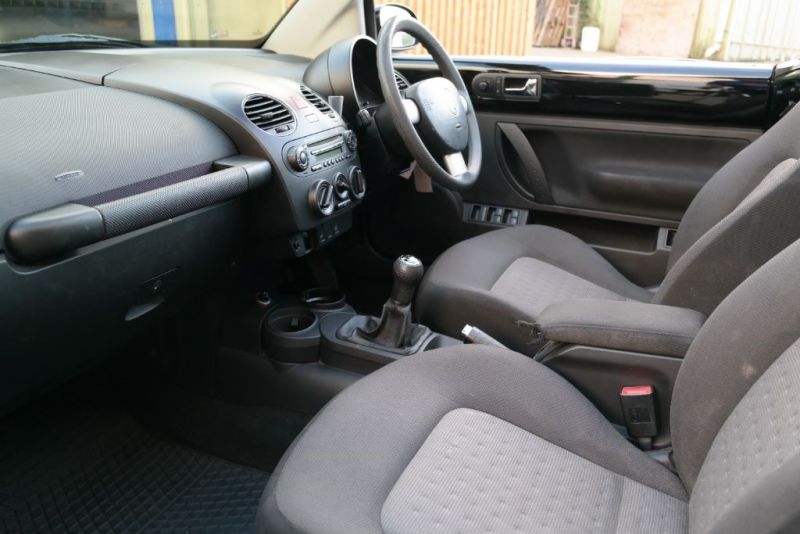 2006 VW Beetle LUNA 8V image 7
