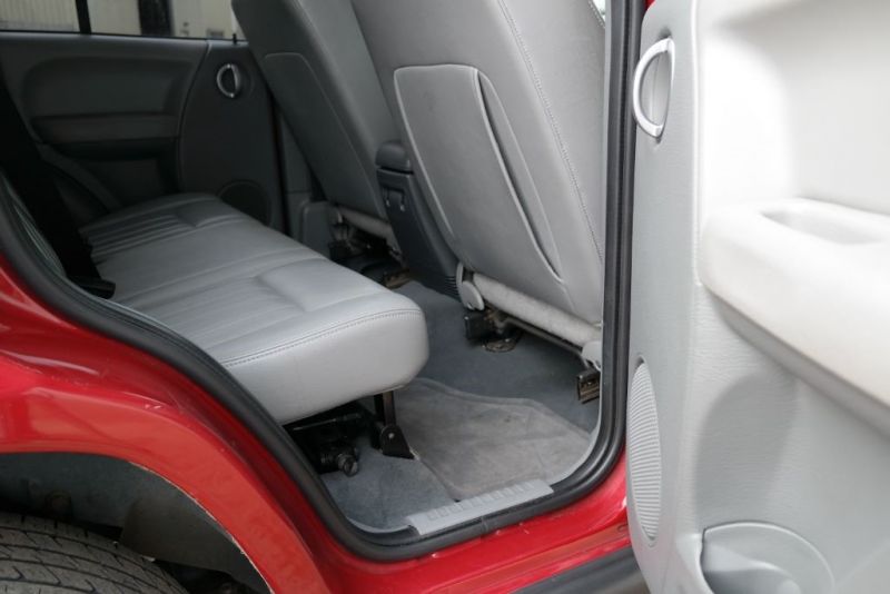 2006 Jeep Cherokee CRD image 6