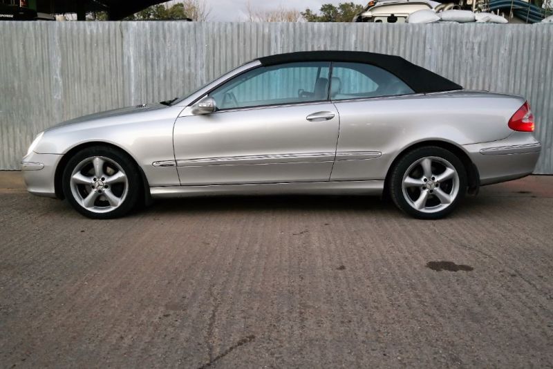 2003 Mercedes CLK240 Avantgarde image 3