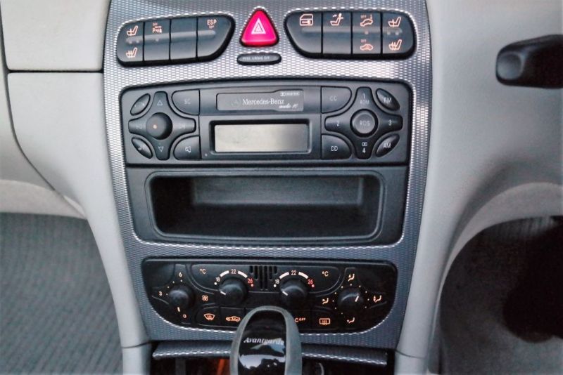 2003 Mercedes CLK240 Avantgarde image 8