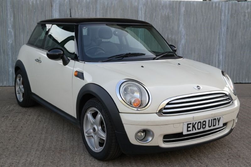 2008 MINI Hatch Cooper image 1