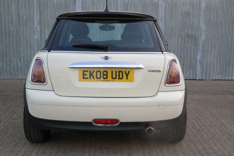 2008 MINI Hatch Cooper image 5