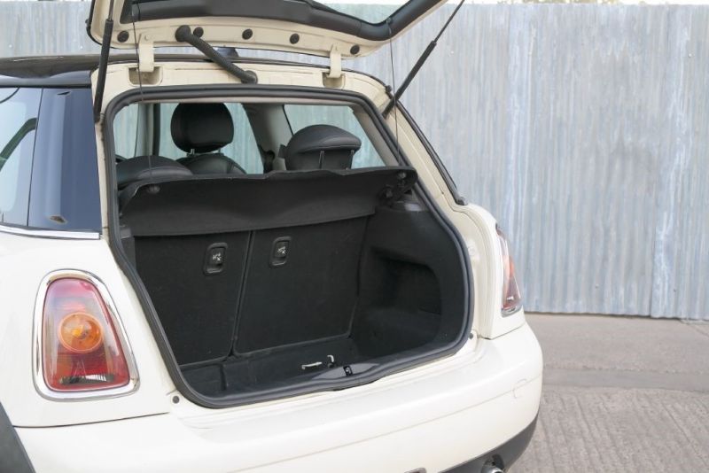 2008 MINI Hatch Cooper image 6