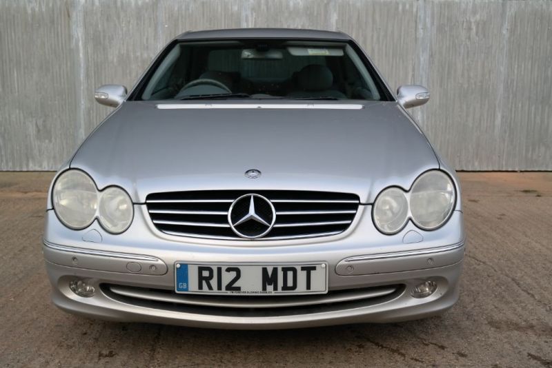 2005 Mercedes CLK320 Avantgarde image 2