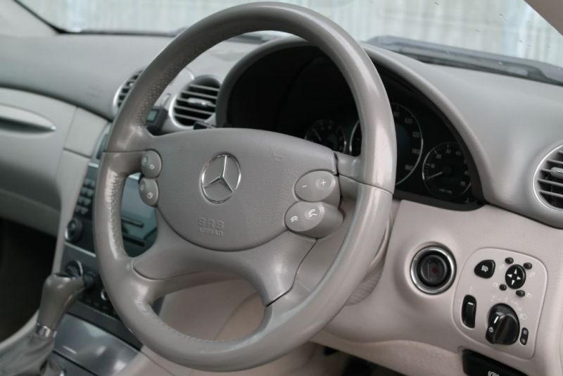 2005 Mercedes CLK320 Avantgarde image 8