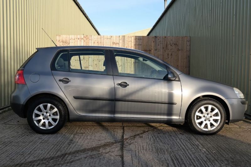 2006 VW Golf SE FSI image 4