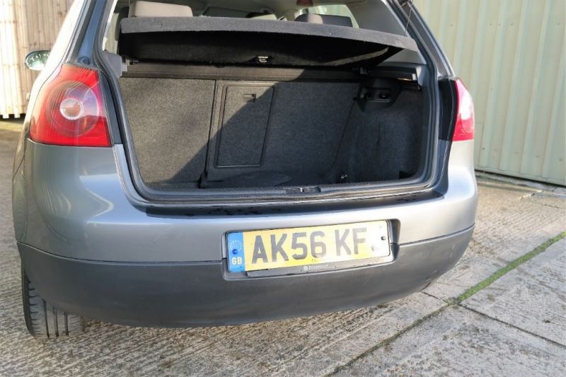 2006 VW Golf SE FSI image 6