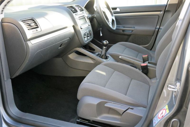2006 VW Golf SE FSI image 8