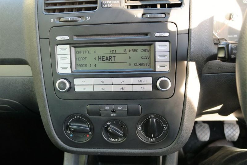 2006 VW Golf SE FSI image 10