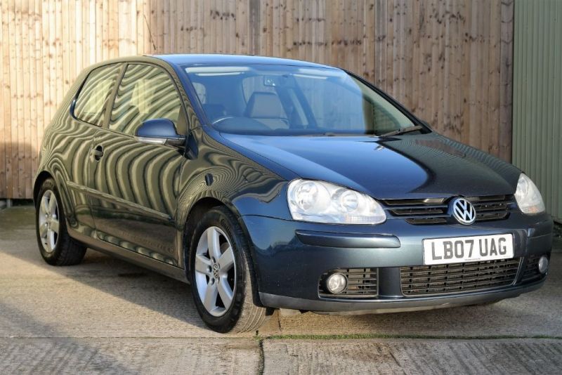 2007 VW Golf Sport TDI image 1