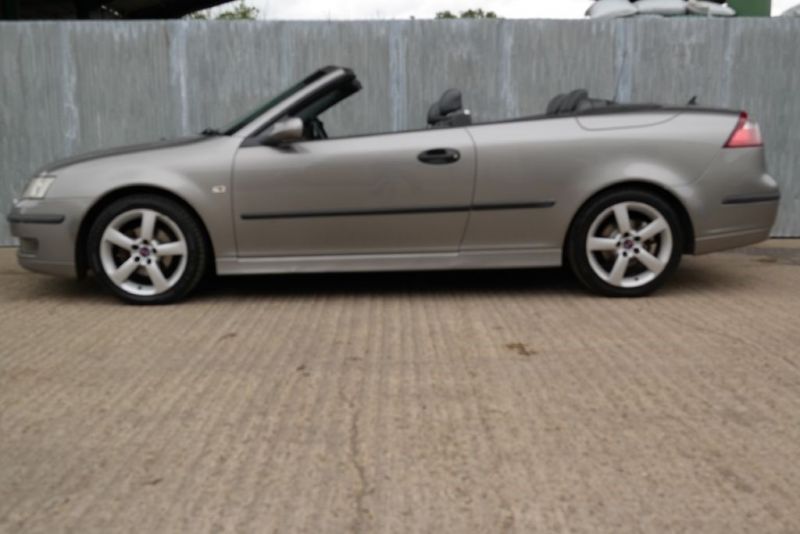 2004 Saab 9-3 Vector T image 4