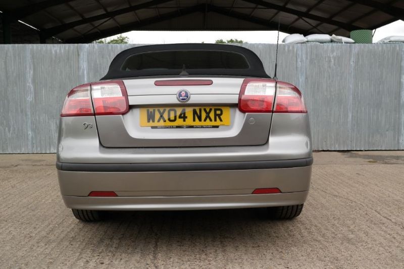 2004 Saab 9-3 Vector T image 5