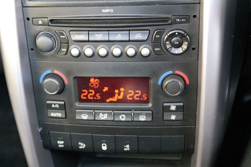 2008 Peugeot 207 GT Coupe Cabriolet image 9