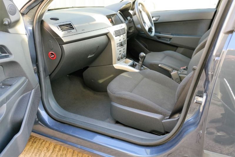 2009 Vauxhall Astra LIFE 16V image 8