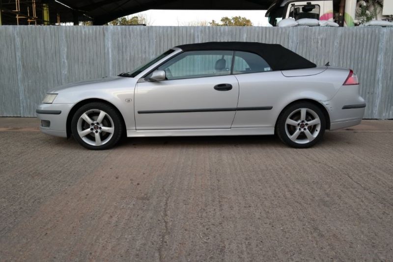 2005 Saab 9-3 Vector T image 5