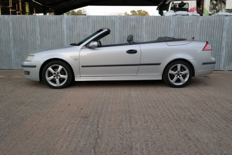 2005 Saab 9-3 Vector T image 6
