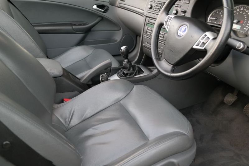 2005 Saab 9-3 Vector T image 8