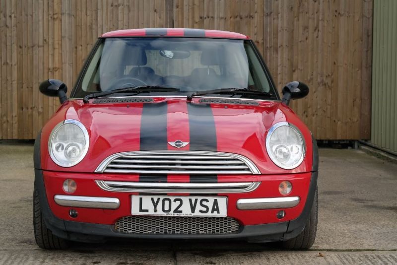 2002 MINI Hatch Cooper 1.6 image 2