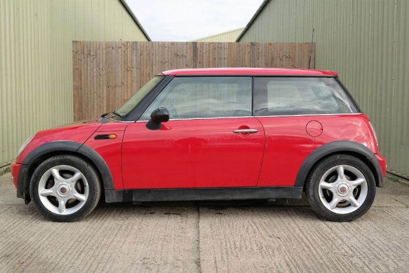2002 MINI Hatch Cooper 1.6 image 3
