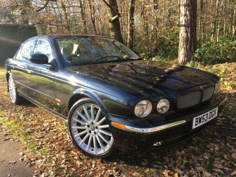 2004 Jaguar XJR V8 R image 1