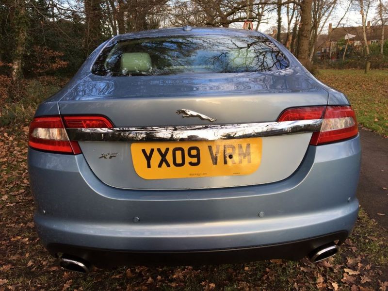 2009 Jaguar XF Premium Luxury V6 image 5