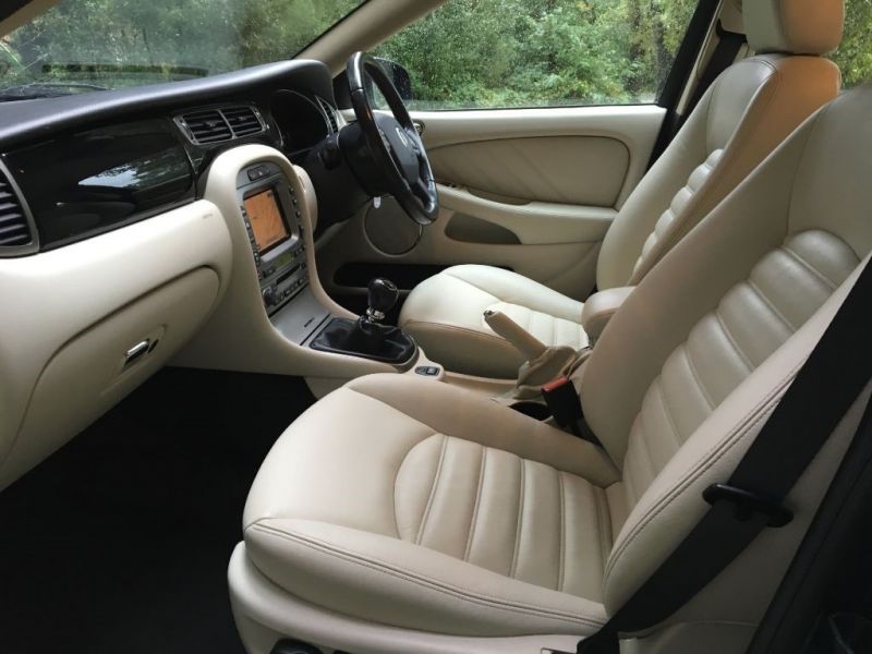 2009 Jaguar X-Type SE 2.2 image 6