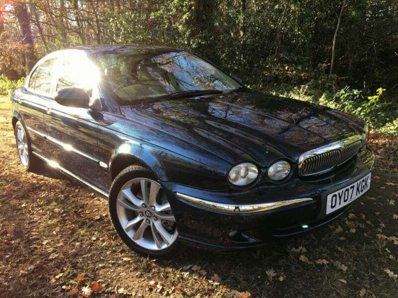2007 Jaguar X-Type 2.5 V6 SE image 1
